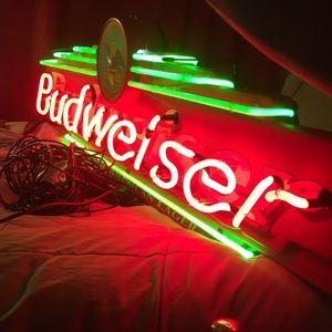 Vintage neon Budweiser sign high quality
